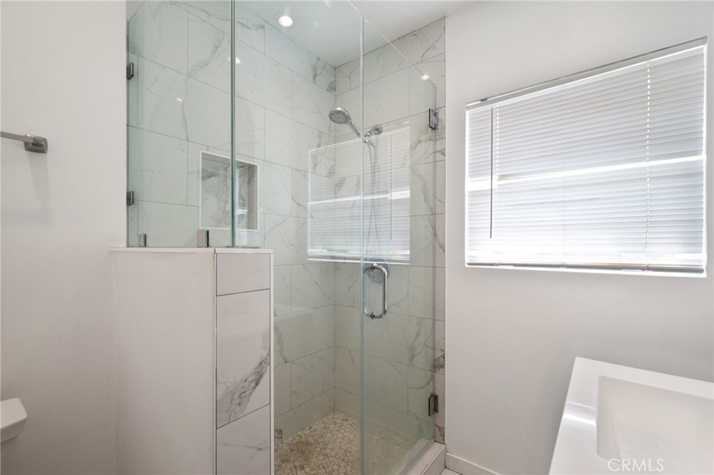 2736 Jackson Street East Carson, CA 90810 - Photo 17 of 37