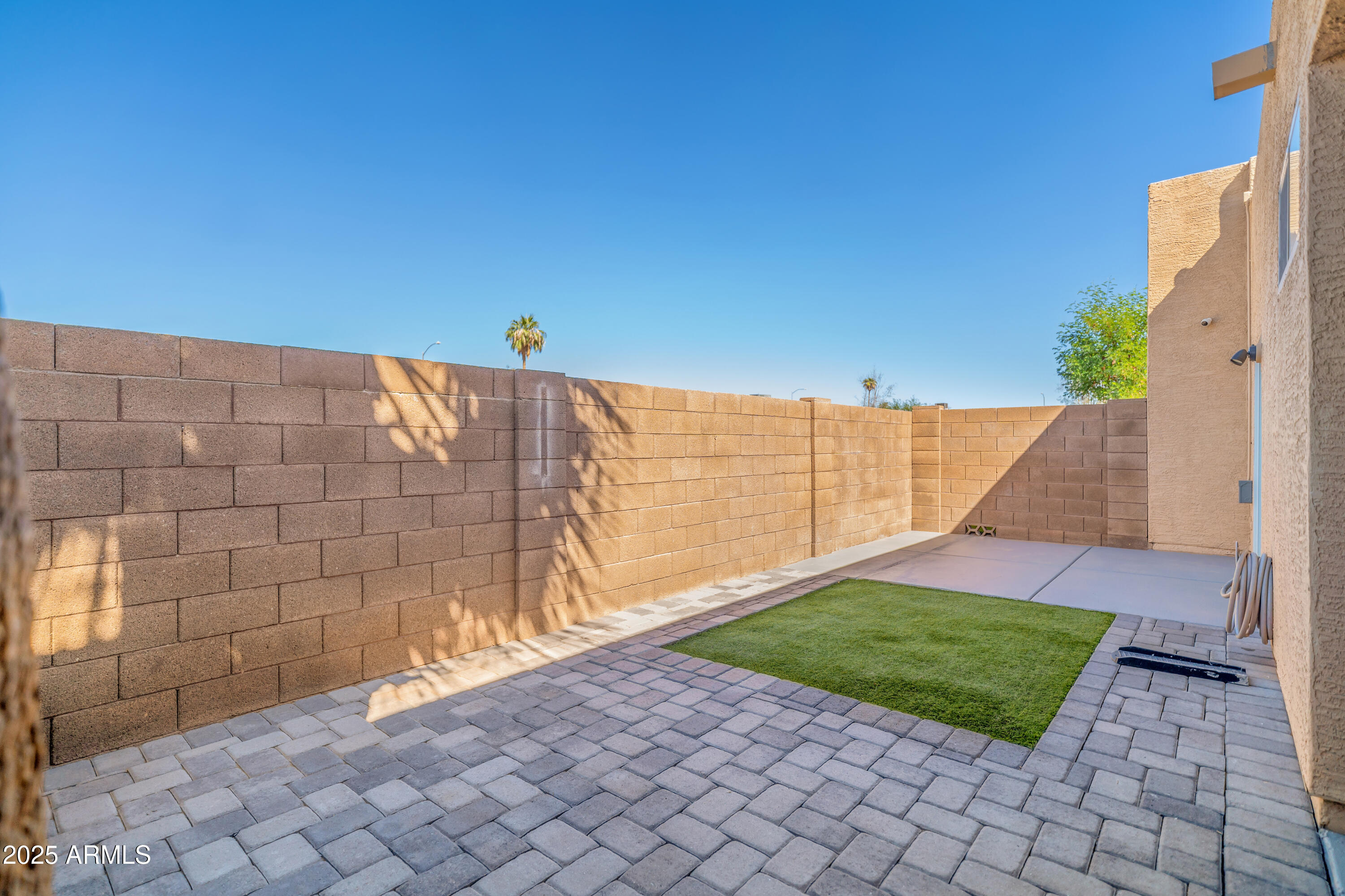 625 North Hamilton Street, Unit 41 Chandler, AZ 85225 - Photo 2 of 25 a view of a backyard