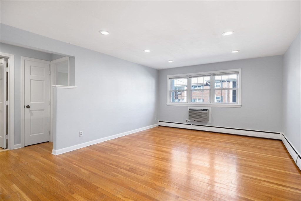 29 Arlington Road, Unit 4 Woburn, MA 01801 - Photo 6 of 16