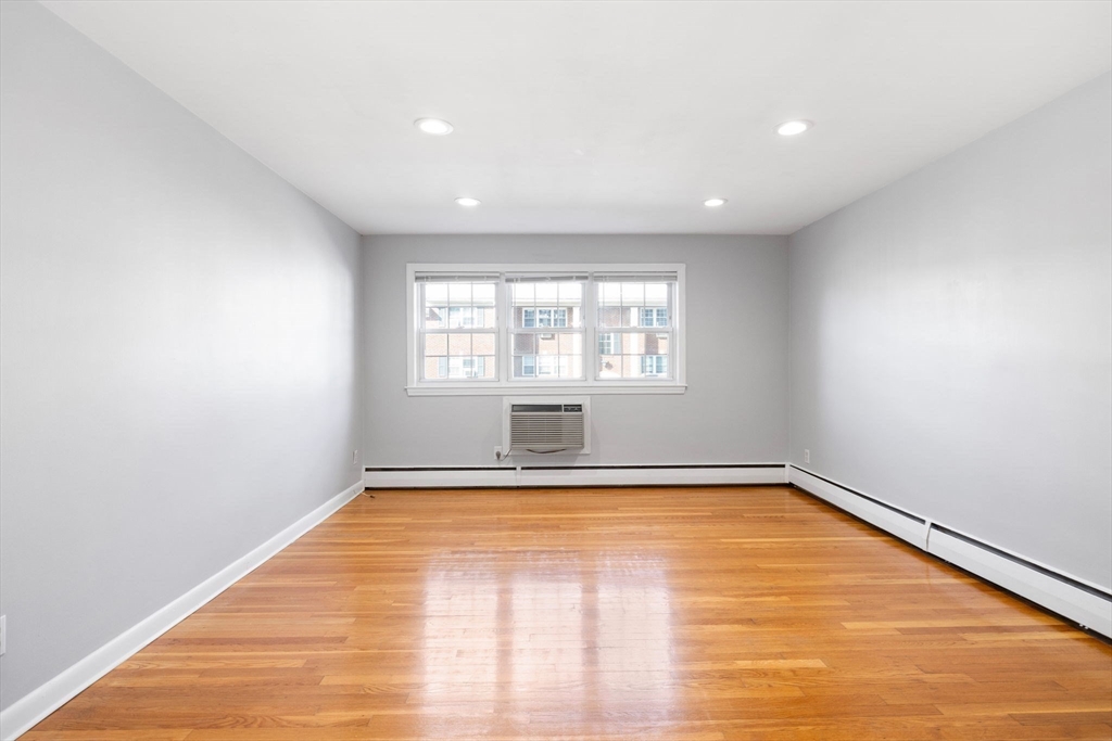 29 Arlington Road, Unit 4 Woburn, MA 01801 - Photo 7 of 16