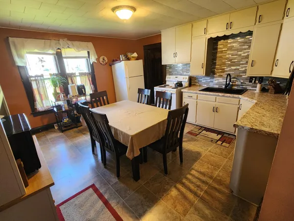 $175,000 | 108 Bergen Street Northwest, Adams, MN 55909