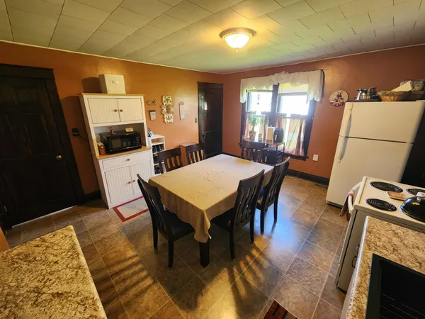 $175,000 | 108 Bergen Street Northwest, Adams, MN 55909