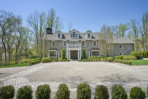 $4,500,000 | 33 Cliffdale Road, Greenwich, CT 06831