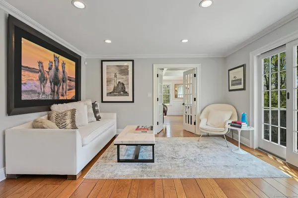 $4,500,000 | 33 Cliffdale Road, Greenwich, CT 06831