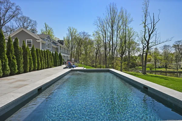 $4,500,000 | 33 Cliffdale Road, Greenwich, CT 06831