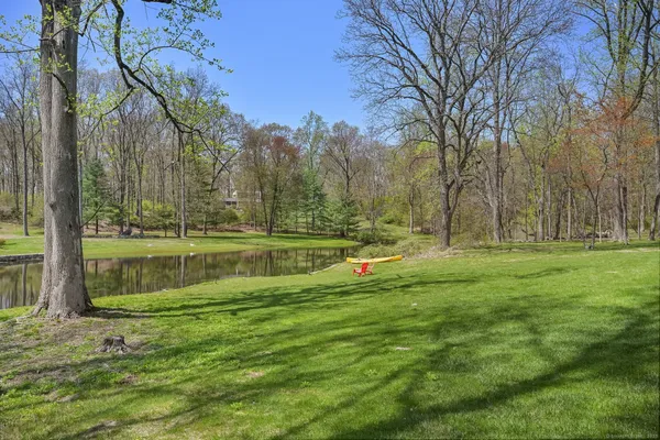 $4,500,000 | 33 Cliffdale Road, Greenwich, CT 06831