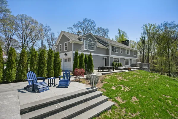 $4,500,000 | 33 Cliffdale Road, Greenwich, CT 06831