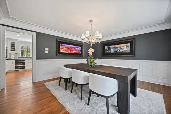 $4,500,000 | 33 Cliffdale Road, Greenwich, CT 06831