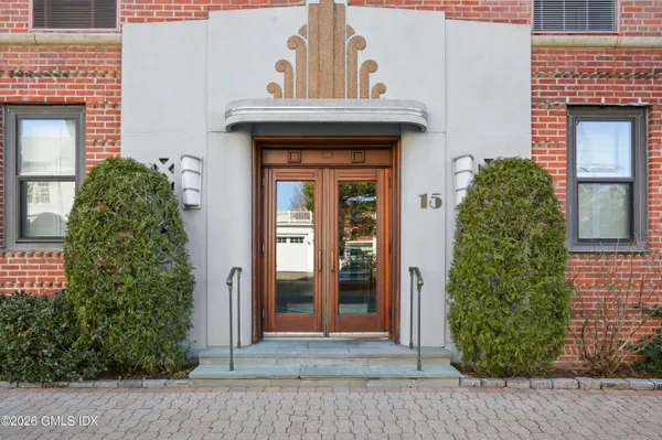 $825,000 | 15 Lafayette Court, Unit 6D, Greenwich, CT 06830