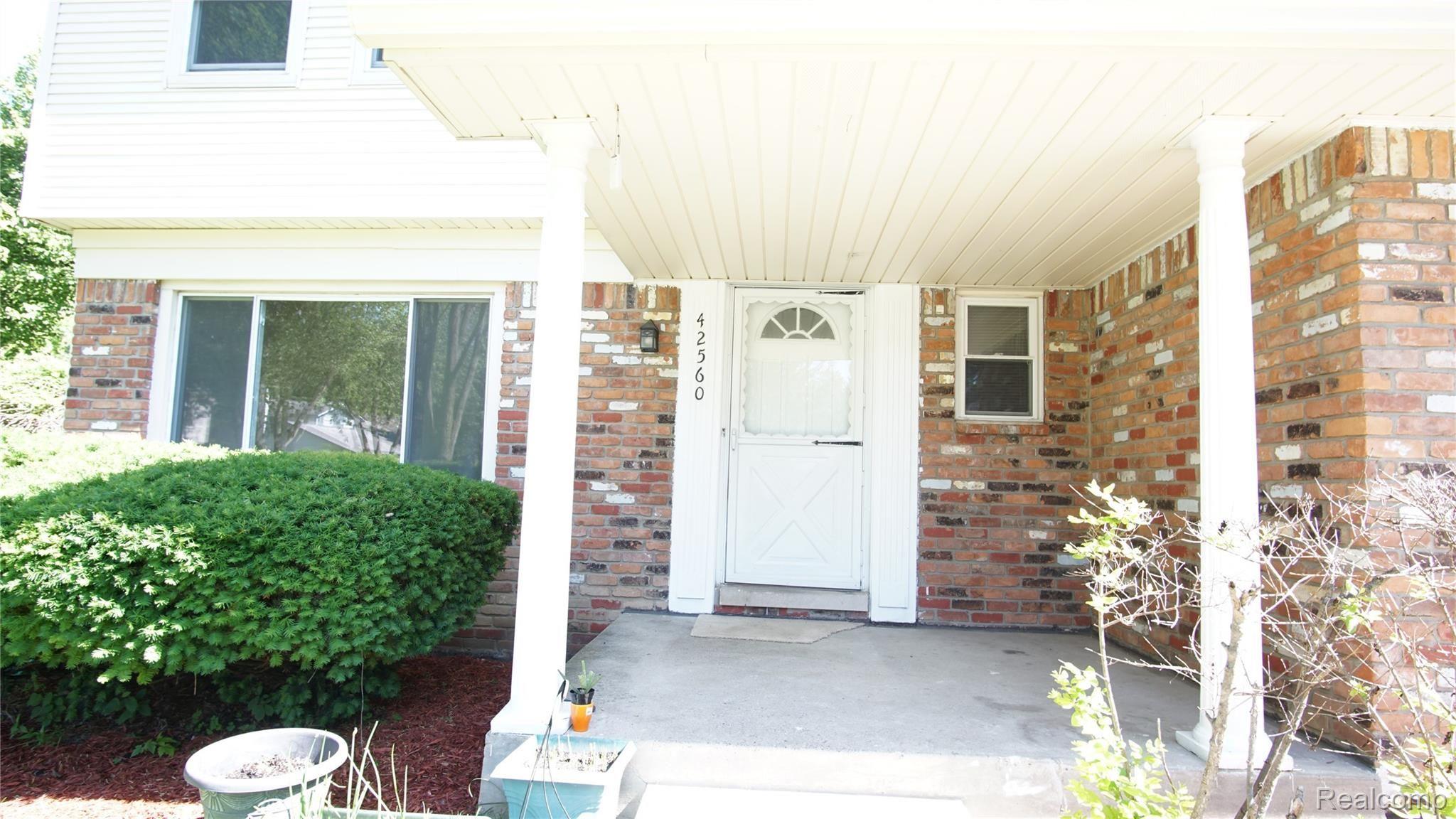 42560 Cherry Hill Road Novi, MI 48375 - Photo 2 of 20 42EFBB73-7385-4FFB-B0BF-2A52C79D9095.JPG