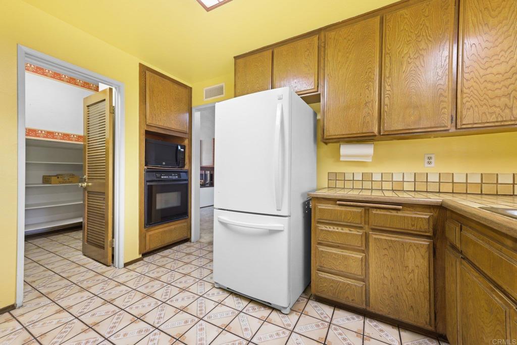 10527 Moorpark Street Spring Valley, CA 91978 - Photo 13 of 42