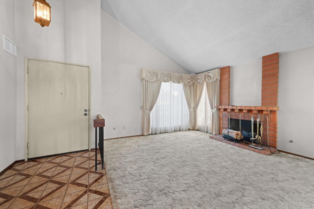 10527 Moorpark Street Spring Valley, CA 91978 - Photo 7 of 42 main living room