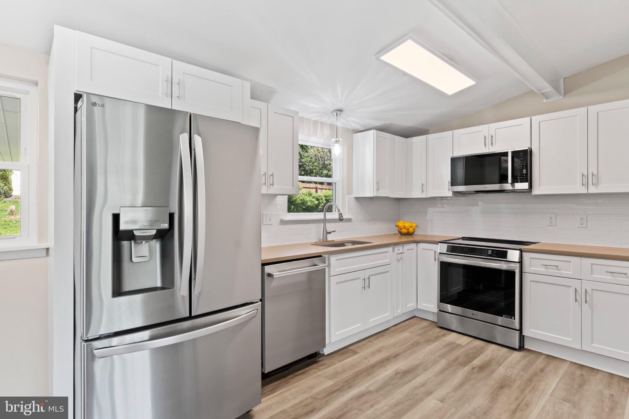 6700 Blue Ridge Avenue Harrisburg, PA 17112 - Photo 6 of 20 Modern kitchen with sleek appliances.