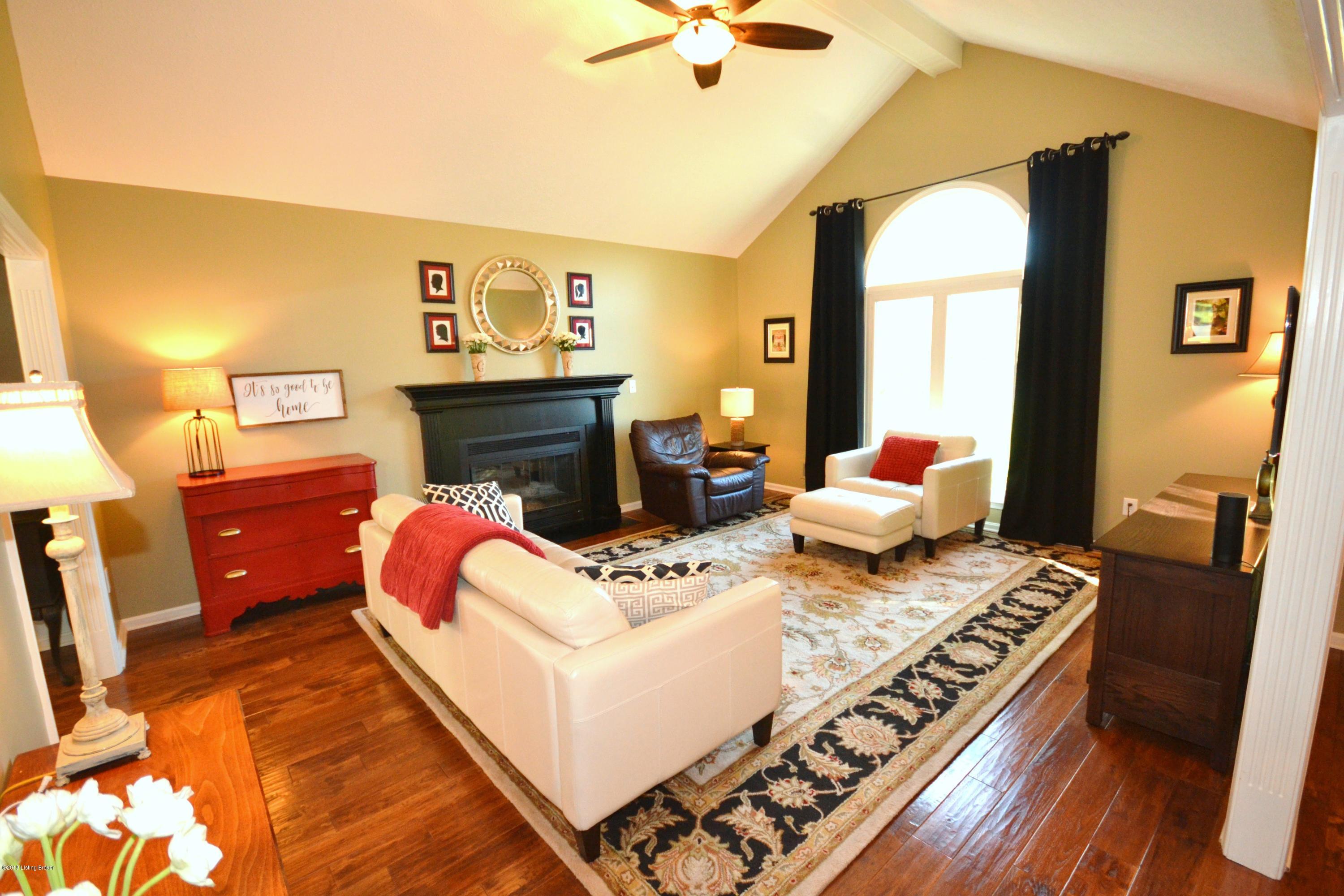7713 Shaker Mill Road Louisville, KY 40220 - Photo 3 of 22 DSC_0263 (2)