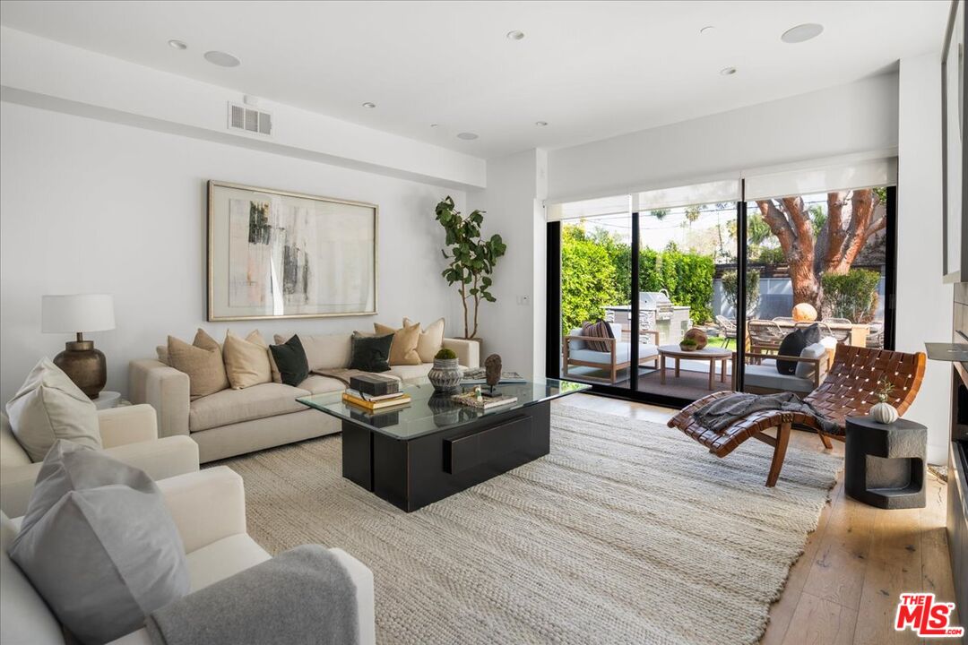 616 North Fuller Avenue Los Angeles, CA 90036 - Photo 19 of 68