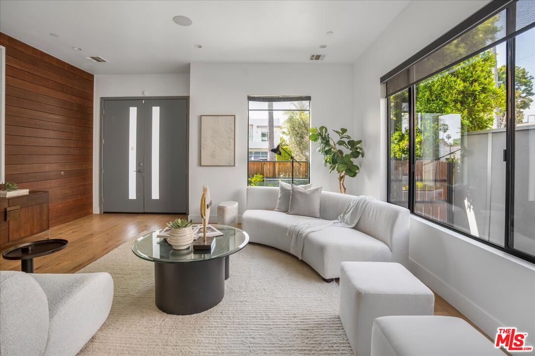 616 North Fuller Avenue Los Angeles, CA 90036 - Photo 2 of 68