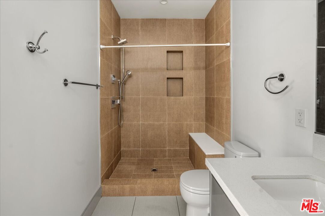 616 North Fuller Avenue Los Angeles, CA 90036 - Photo 24 of 68