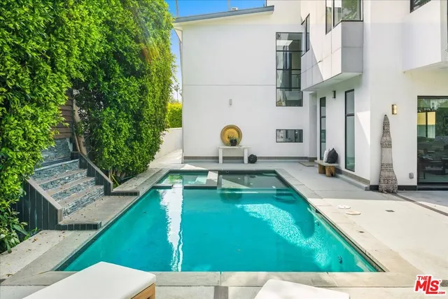 $15,995 | 616 North Fuller Avenue, Los Angeles, CA 90036