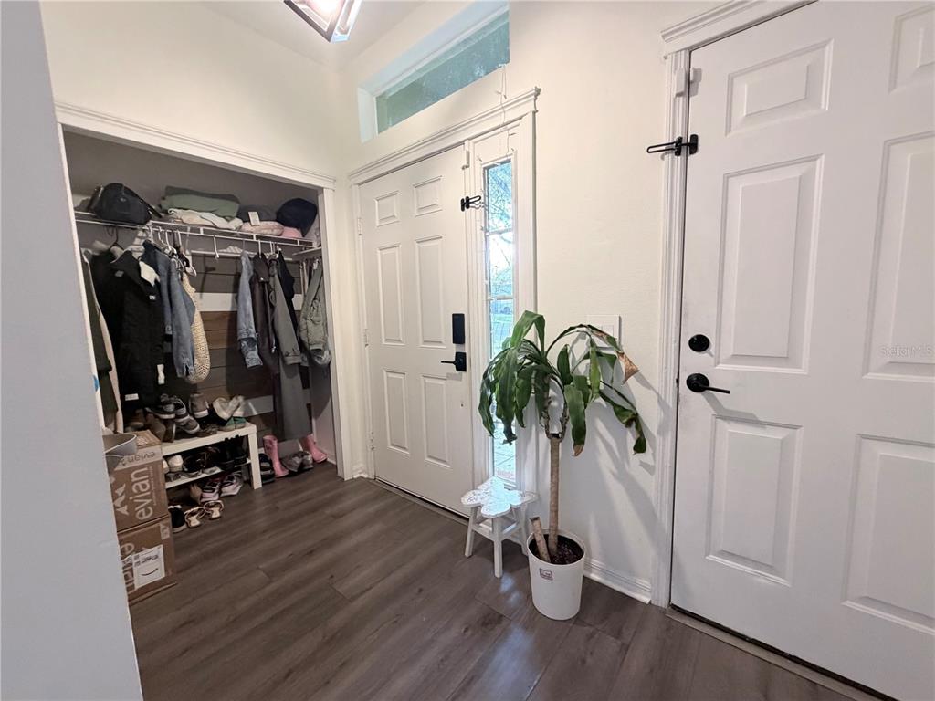 5634 Tanagerlake Road Lithia, FL 33547 - Photo 7 of 46