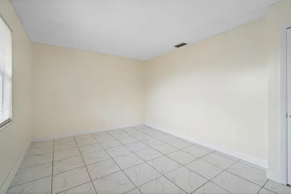 $2,200 | 4094 Kirk Road, Lake Worth, FL 33461