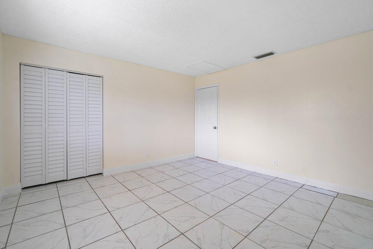 4094 Kirk Road Lake Worth, FL 33461 - Photo 16 of 22 016-4094KirkRoad-LakeWorth-FL-33461-SMAL
