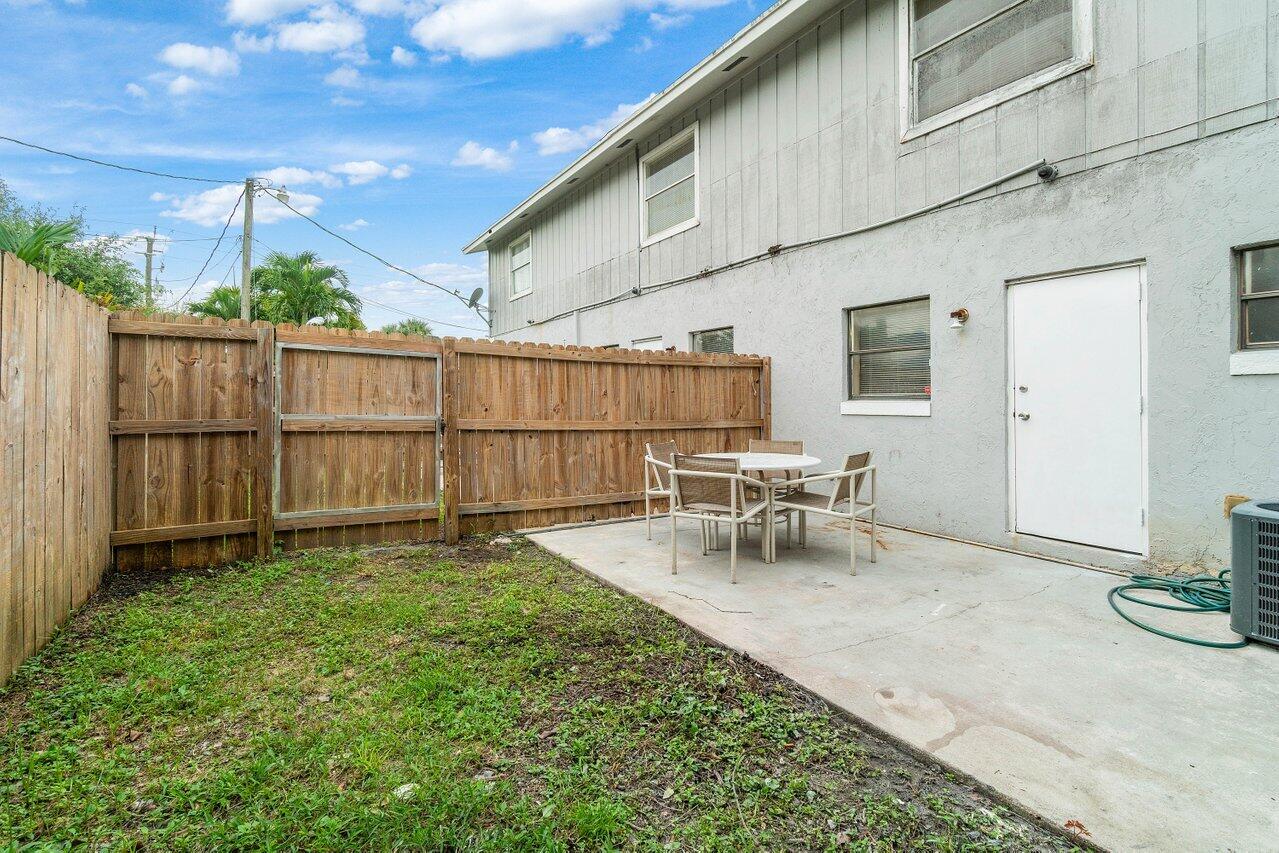 4094 Kirk Road Lake Worth, FL 33461 - Photo 21 of 22 021-4094KirkRoad-LakeWorth-FL-33461-SMAL