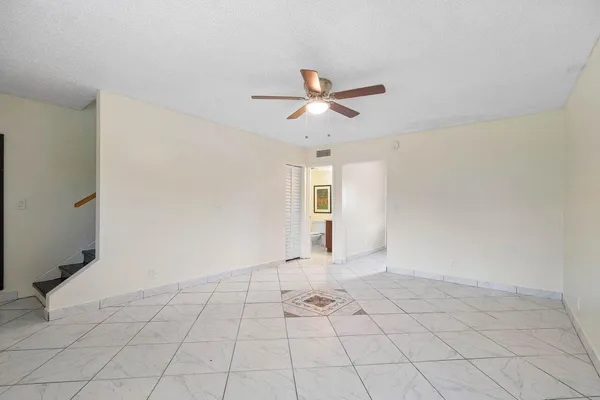 $2,200 | 4094 Kirk Road, Lake Worth, FL 33461