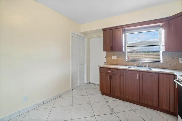 $2,200 | 4094 Kirk Road, Lake Worth, FL 33461