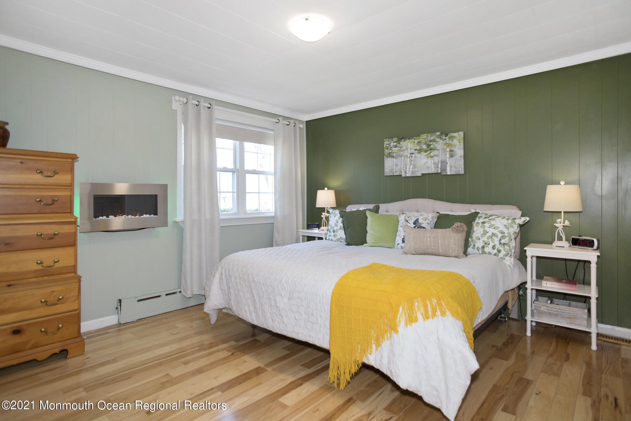 511 Cerrina Road Jackson, NJ 08527 - Photo 27 of 46 a bed room with a bed and a tv