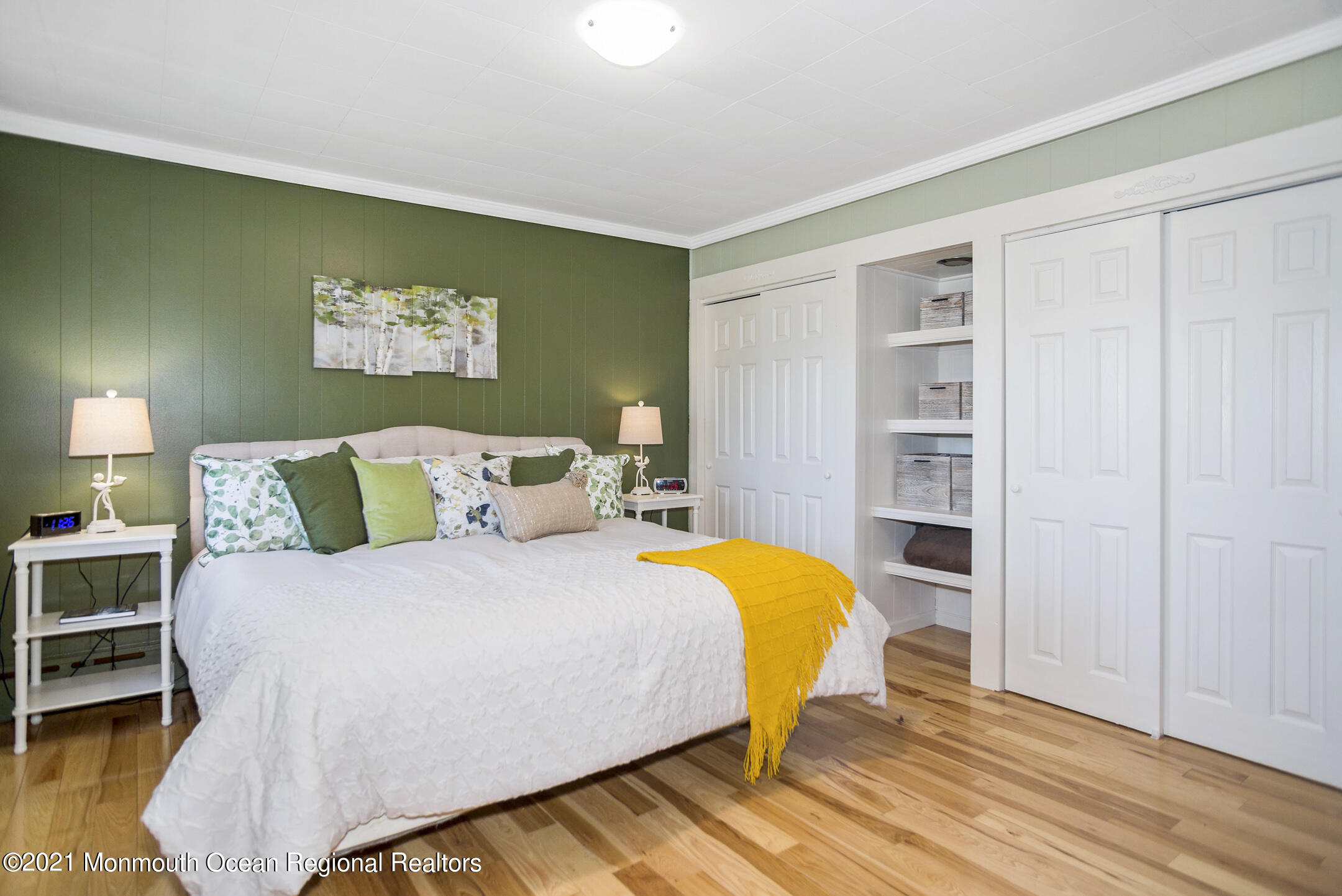 511 Cerrina Road Jackson, NJ 08527 - Photo 28 of 46 a bedroom with a bed and a table