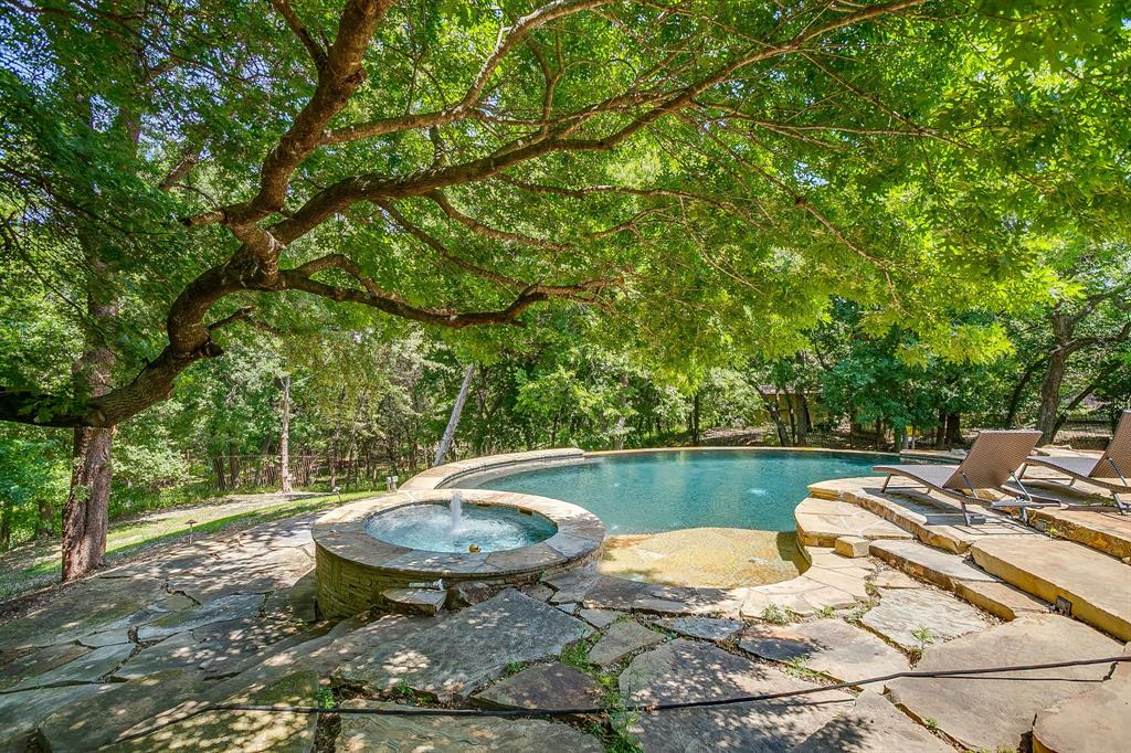 1107 North Cockrell Hill Road DeSoto, TX 75115 - Photo 3 of 40