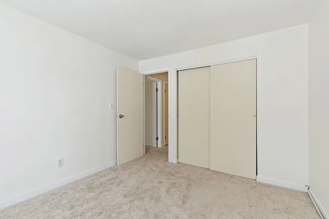 $175,000 | 4602 Northfox Lane, Unit 7, McHenry, IL 60050