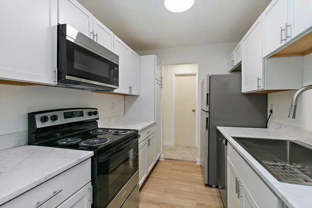 $175,000 | 4602 Northfox Lane, Unit 7, McHenry, IL 60050