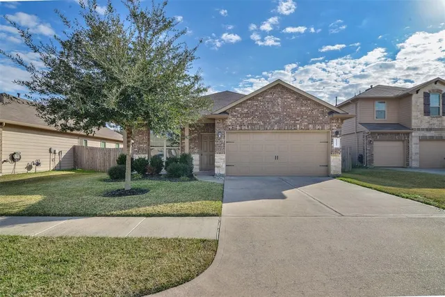 $1,775 | 11427 Barbican Court, Conroe, TX 77304