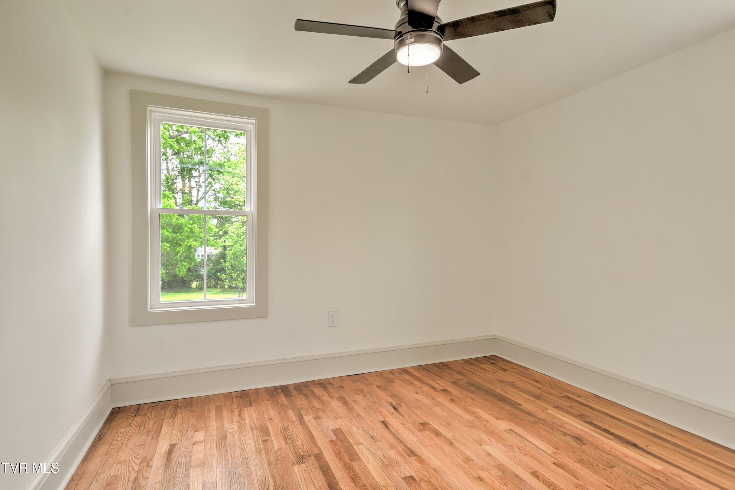 268 Cherokee Road Bristol, VA 24201 - Photo 24 of 43 2678 Cherokee DB-27