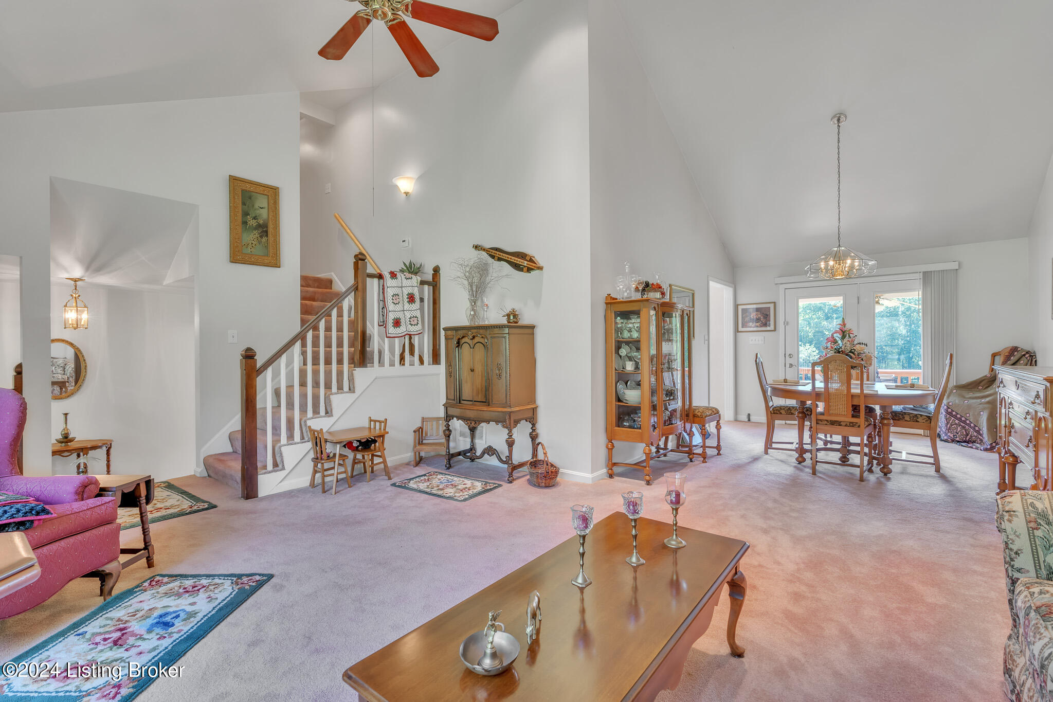 554 Castleman Branch Road Shepherdsville, KY 40165 - Photo 7 of 50 Living Room