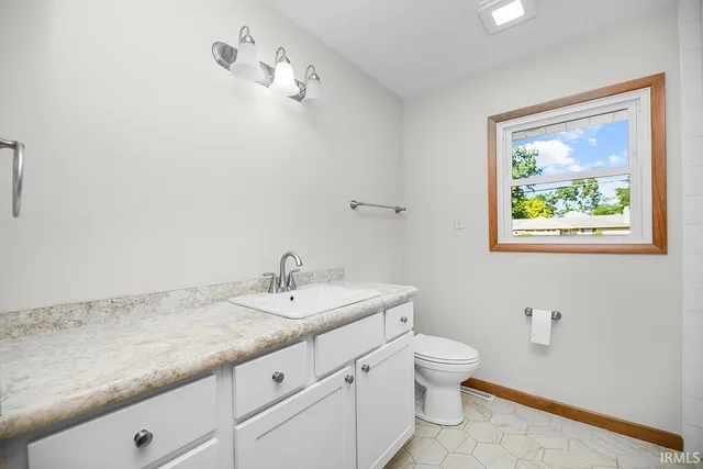 $279,900 | 56676 County Road 13, Elkhart, IN 46516