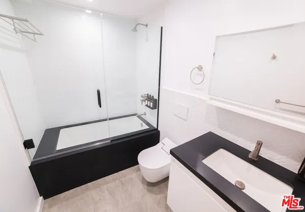 $3,750 | 14 Brooks Avenue, Unit 9, Venice, CA 90291