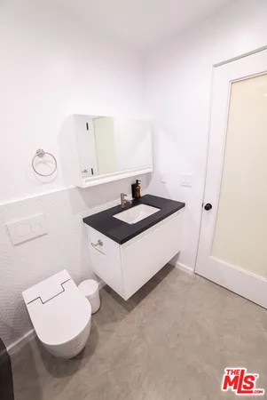 $3,750 | 14 Brooks Avenue, Unit 9, Venice, CA 90291