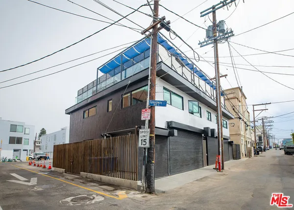 $3,750 | 14 Brooks Avenue, Unit 9, Venice, CA 90291