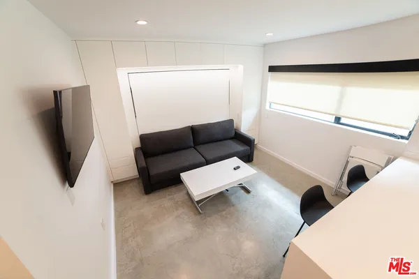 $3,750 | 14 Brooks Avenue, Unit 9, Venice, CA 90291