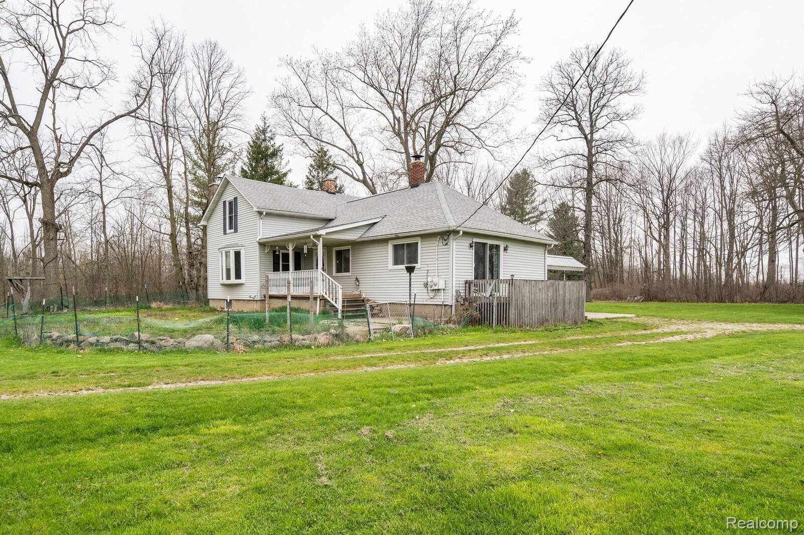 5511 Galbraith Line Road Croswell, MI 48422 - Photo 22 of 36 08_DSC00961_mls.jpg