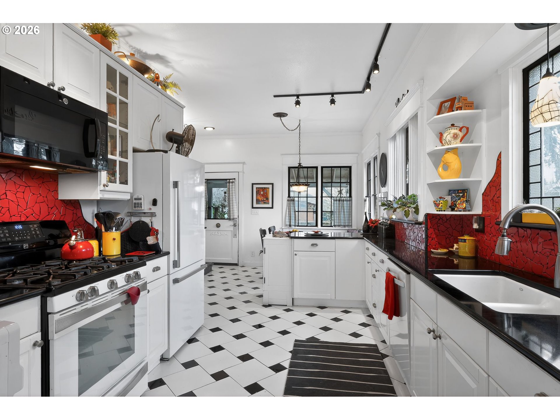 211 South 3rd Street Cottage Grove, OR 97424 - Photo 14 of 32