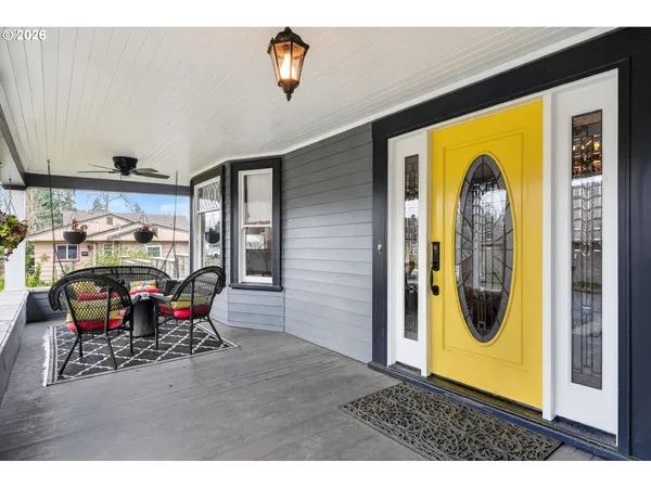 $780,000 | 211 South 3rd Street, Cottage Grove, OR 97424