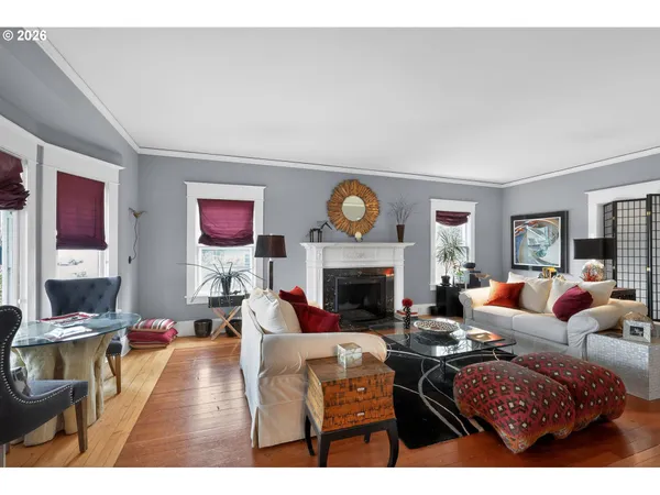 $780,000 | 211 South 3rd Street, Cottage Grove, OR 97424