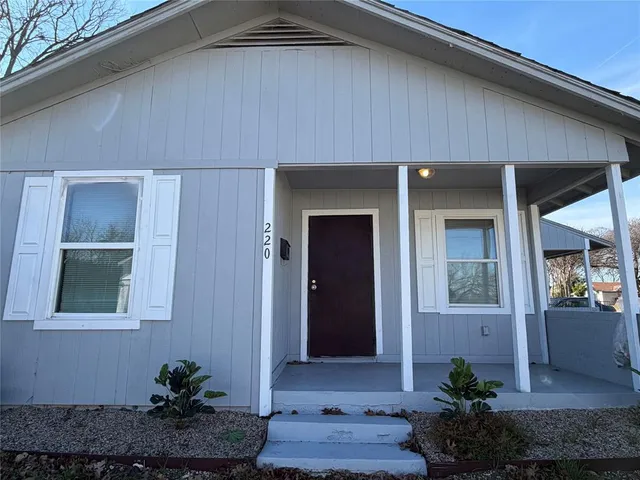 $1,190 | 220 East Woodin Boulevard, Dallas, TX 75216