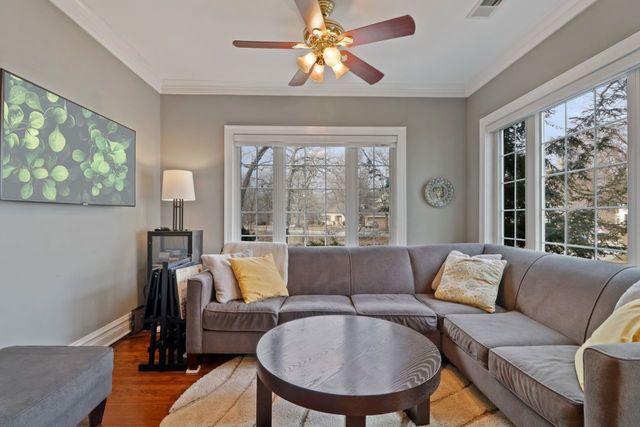 209 Millbridge Road Riverside, IL 60546 - Photo 4 of 42