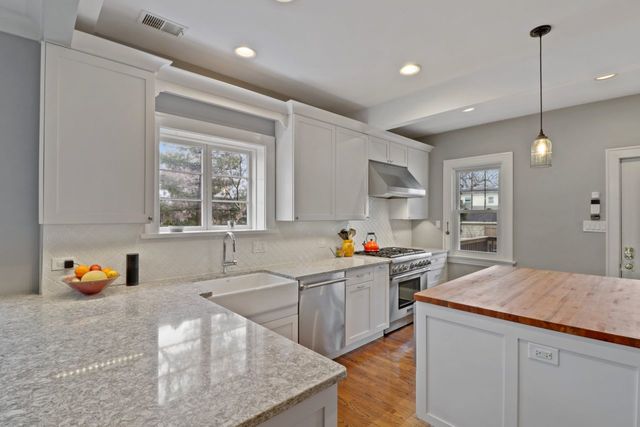 209 Millbridge Road Riverside, IL 60546 - Photo 8 of 42