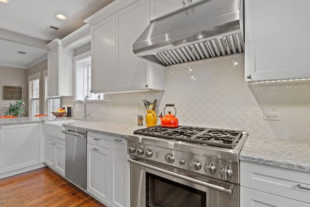 209 Millbridge Road Riverside, IL 60546 - Photo 9 of 42