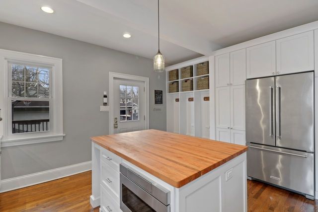 209 Millbridge Road Riverside, IL 60546 - Photo 10 of 42
